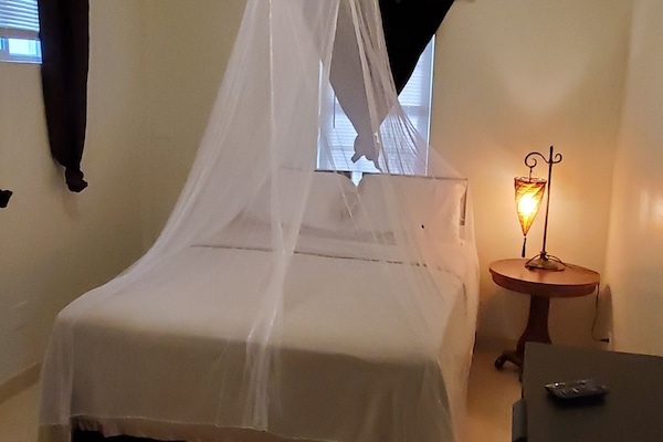 1 quarto, cofres nos quartos, ferros/tábuas de passar roupa, Wi-Fi