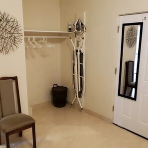 Interior - close to the city, supermarkets, beaches & views of the city when you're outside (St.John's)