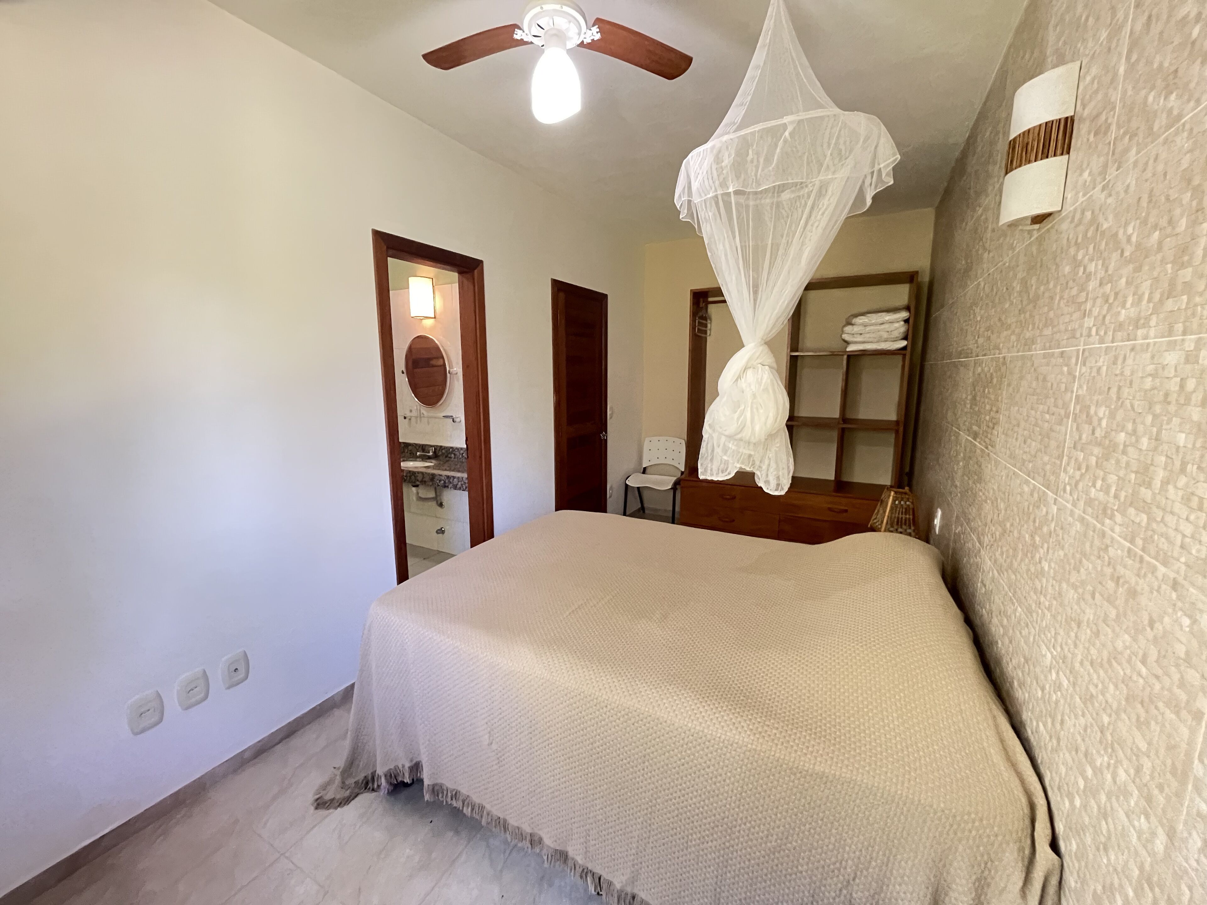 1 chambre, fer et planche à repasser, Wi-Fi gratuit