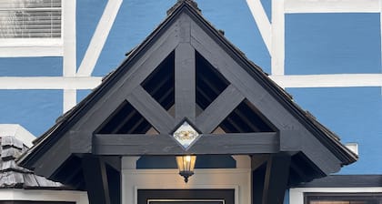 Biergarten Hideaway - Center of Downtown Blowing Rock - NEWLY LISTED