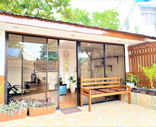 Marina Breeze Resort