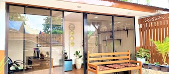 Marina Breeze Resort