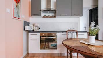 Réfrigérateur, micro-ondes, four, lave-vaisselle