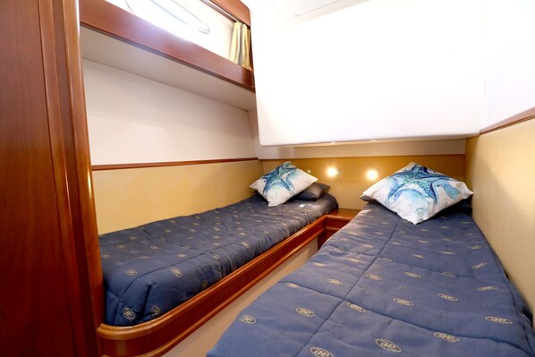 2 bedrooms, WiFi, bed sheets