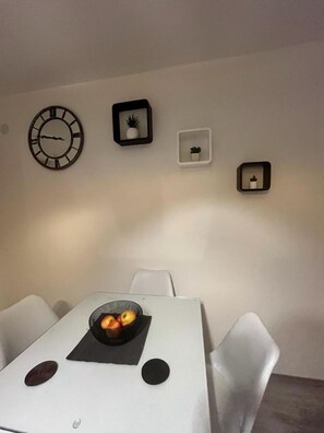 Design Apartment, 1 Bedroom, Balcony, Courtyard View | In-room dining - Apartment Tommy (Zadar)
