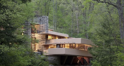 Woodlands Hideaway Cozy Retreat