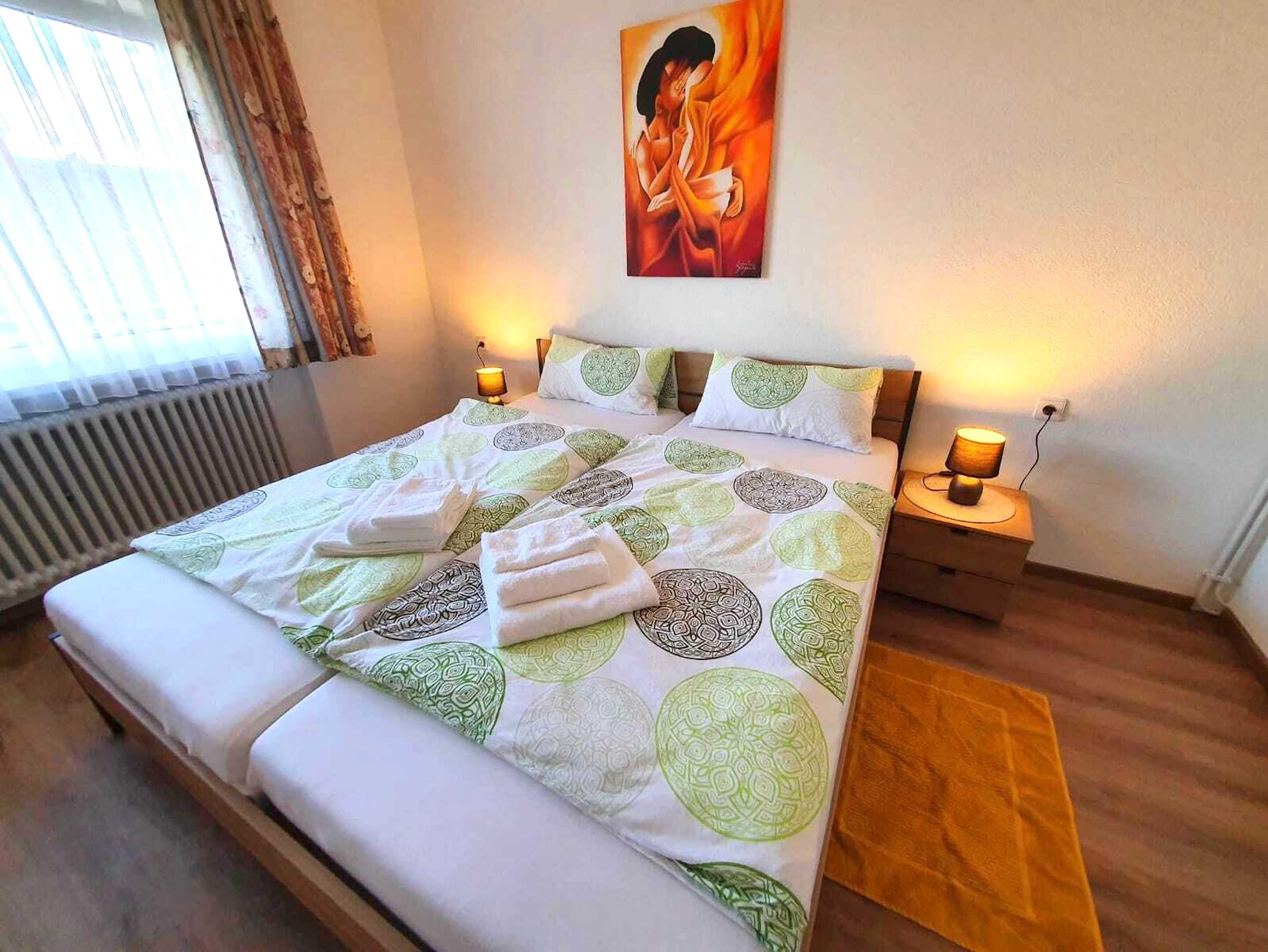 Apartment | 2 bedrooms, iron/ironing board, bed sheets