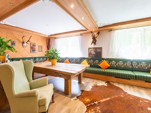 Apartment | Living room | Fireplace - Holiday Apartment for Groups in Oberau (Wildschönau)