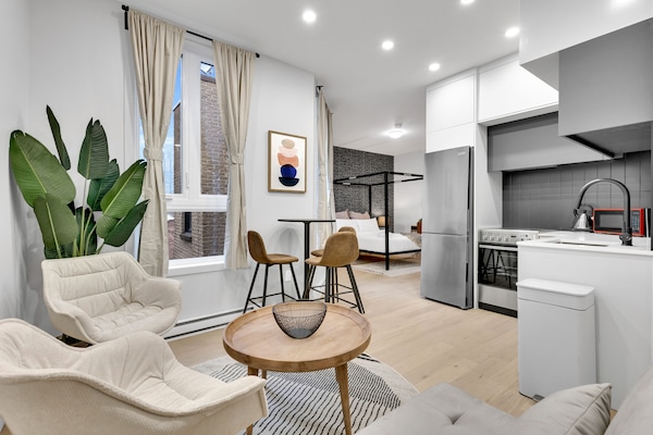 Design Condo | Living area | TV, Netflix, streaming services