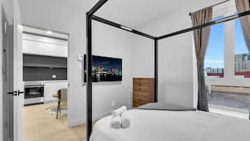 Junior Apartment | 2 bedrooms, premium bedding, down comforters, desk