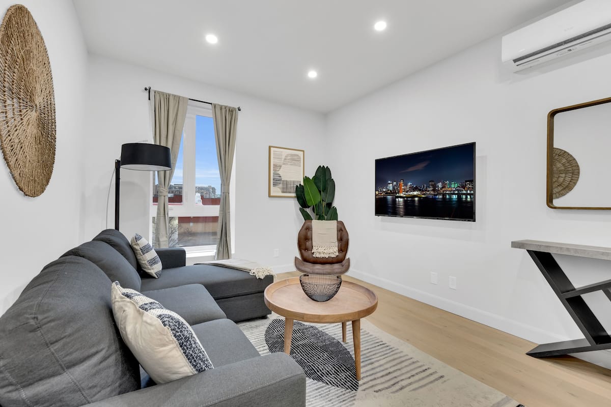 Comfort Condo | Living area