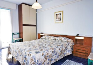 Apartment | Bathroom - Holiday Home in Caorle Near Beach (Caorle)