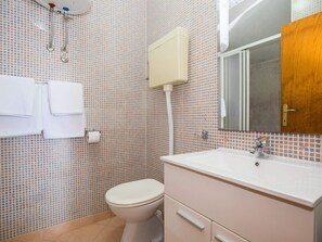 Apartment | Bathroom | Shower, hair dryer - Apartments Vidak - One Bedroom Apartment With Terrace and Sea View - (Konavle)