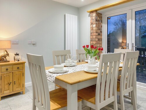 3 bedroom accommodation in Rugby
