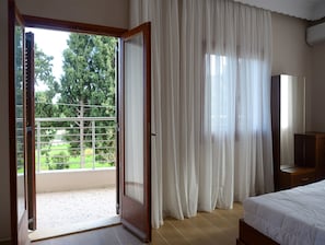 House, 4 Bedrooms, Smoking, Fireplace | 4 bedrooms