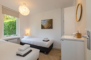 Huis | 3 slaapkamers, individueel gemeubileerd, beddengoed