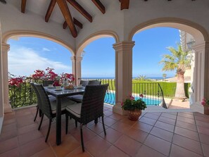 Outdoor dining - Villa with sea view (VC)