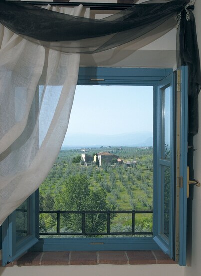 Medieval stone villa 17 bedrooms with pool in Vinci -Florence tophill position