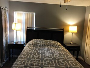 4 室のベッドルーム、アイロン / アイロン台、WiFi、ベッドシーツ