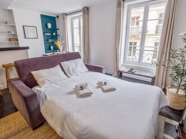 2 bedrooms, iron/ironing board, free WiFi, bed sheets