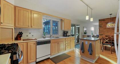 Lenox Grand Colonial with Pool by Evergreen Home