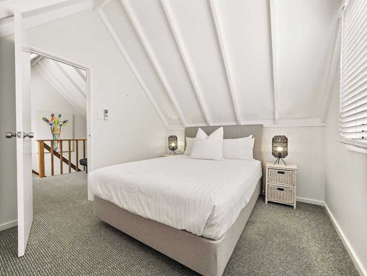 3 slaapkamers, een strijkplank/strijkijzer, reisbedje, wifi