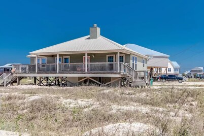 Gulf Front!! 2 Master Suites- Steps Away from the Beach!!