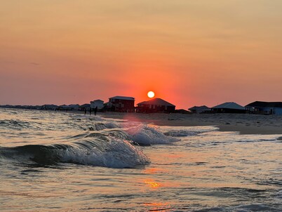 Gulf Front!! 2 Master Suites- Steps Away from the Beach!!