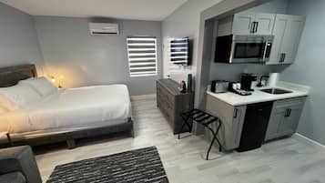 1 bedroom, desk, free WiFi, bed sheets