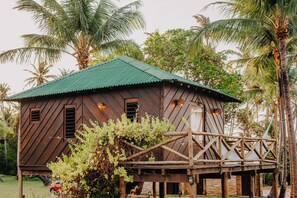 Deluxe Tree House | In-room safe, bed sheets - Villa Baleia (Itapipoca)