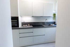 Fridge, oven, stovetop, dishwasher - 1G Antenor-Residence SubitoSanto (Padova)