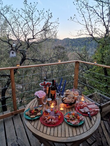 A sweet week in a tree house in Provence
