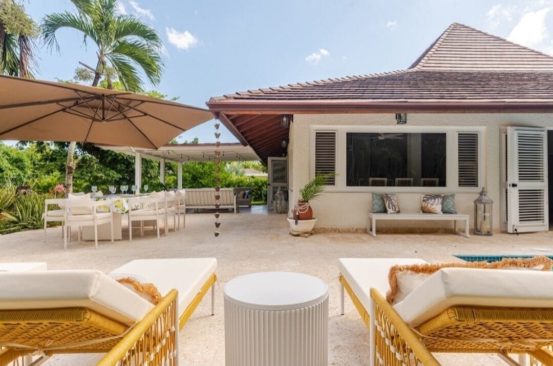 屋外ダイニングエリア