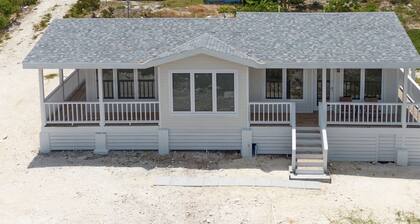 Lovely 2-bedroom cottage with sea views located in Exuma, Bahamas