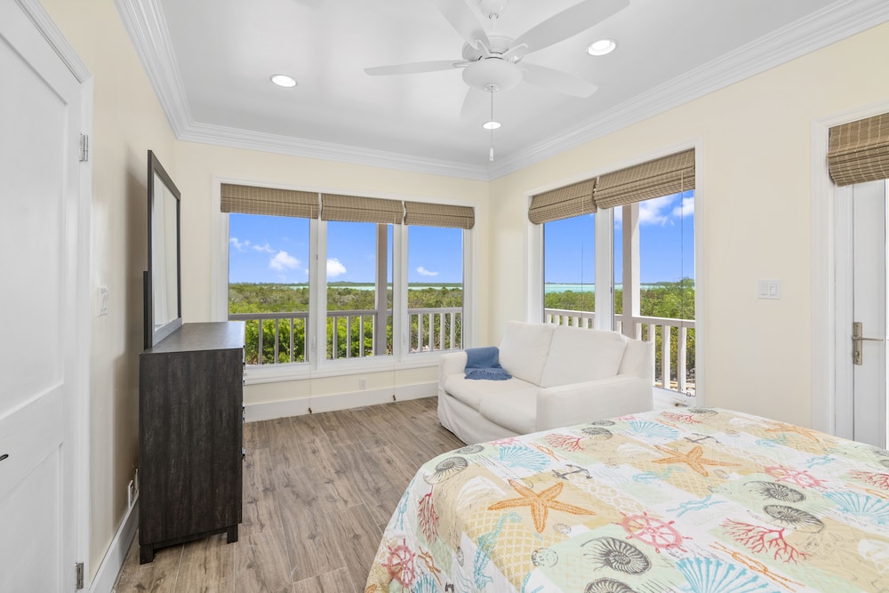 Lovely 2bedroom cottage with sea views located in Exuma, Bahamas