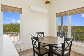 Dining - Lovely 2-bedroom cottage with sea views located in Exuma, Bahamas (Hartswell)