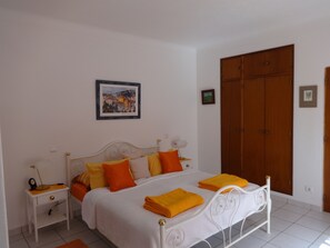 Strykejern/-brett, wi-fi (inkludert) og sengetøy