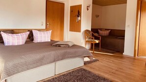 Desk, laptop workspace, WiFi (free) - Pension Buschmühle (Ohorn)