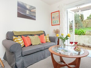 TV - 2 bedroom accommodation in Malborough (Malborough)