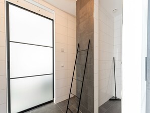 Bathroom - Attractive Villa in Zeewolde With Garden (Zeewolde)