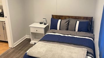 2 bedrooms, iron/ironing board, WiFi, bed sheets