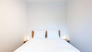 Apartment | 2 bedrooms, individually furnished, bed sheets