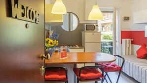 Appartement, 1 chambre, fumeurs, balcon | Restauration