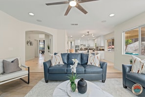 TV connectée, cheminée, jeux vidéo, table de tennis de table