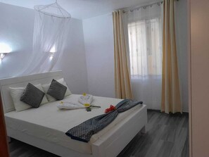 3 Schlafzimmer, Zimmersafe, Bügeleisen/Bügelbrett, Reisekinderbett