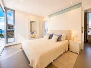 5 bedrooms, in-room safe, iron/ironing board, travel crib