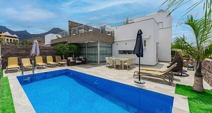 5BR Villa in Costa Adeje with Private Pool