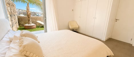 5 slaapkamers, een kluis op de kamer, een strijkplank/strijkijzer
