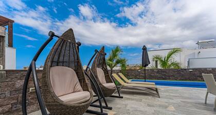 Fantastic Villa with private pool and sea view! Costa Adeje, Tenerife