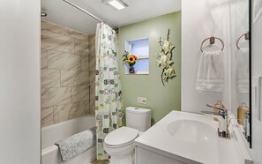 Shower, hair dryer, towels, soap - Central to SLC, Economical, Close to Canyons (Salt Lake City)